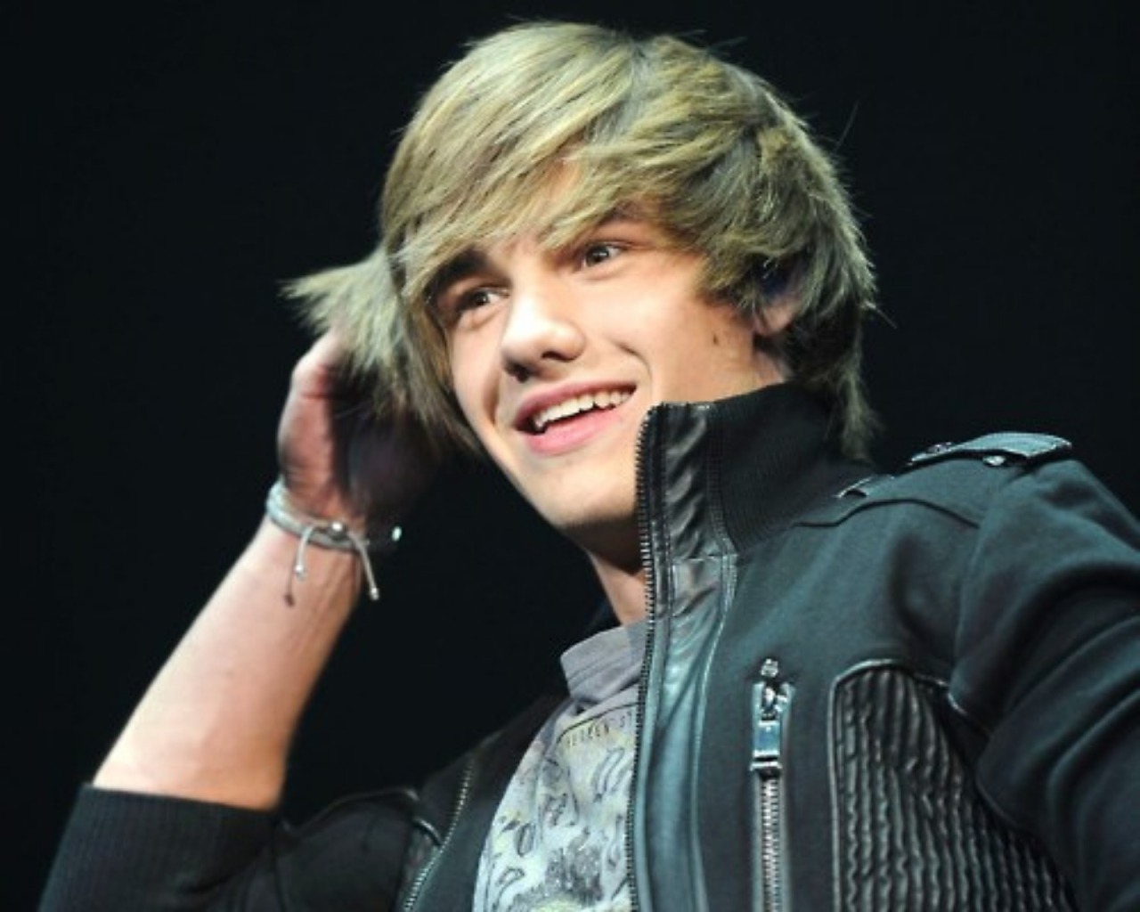 Liam-liam-payne-30152159-1280-1024