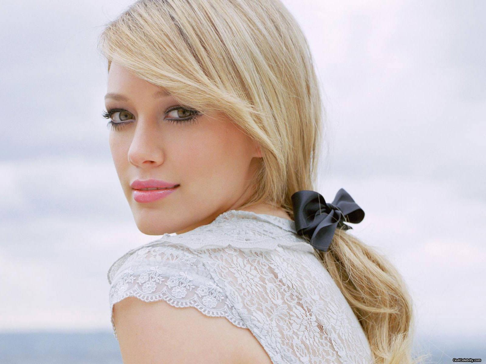 Hilary-Duff-Wallpaper_1