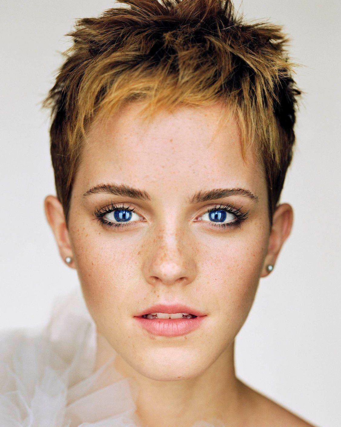 Blue-eye-emma-emma-watson-33681388-1126-1408