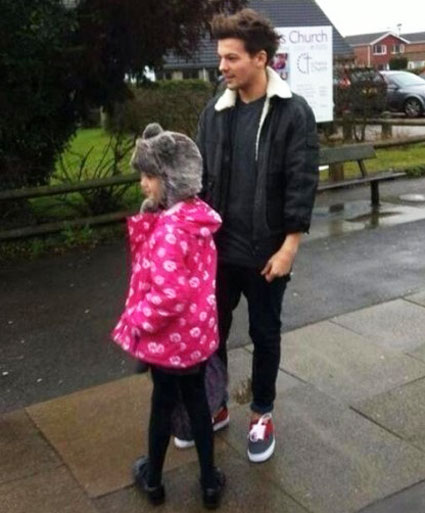 Louis-Tomlinson-picks-sister-up-school-1