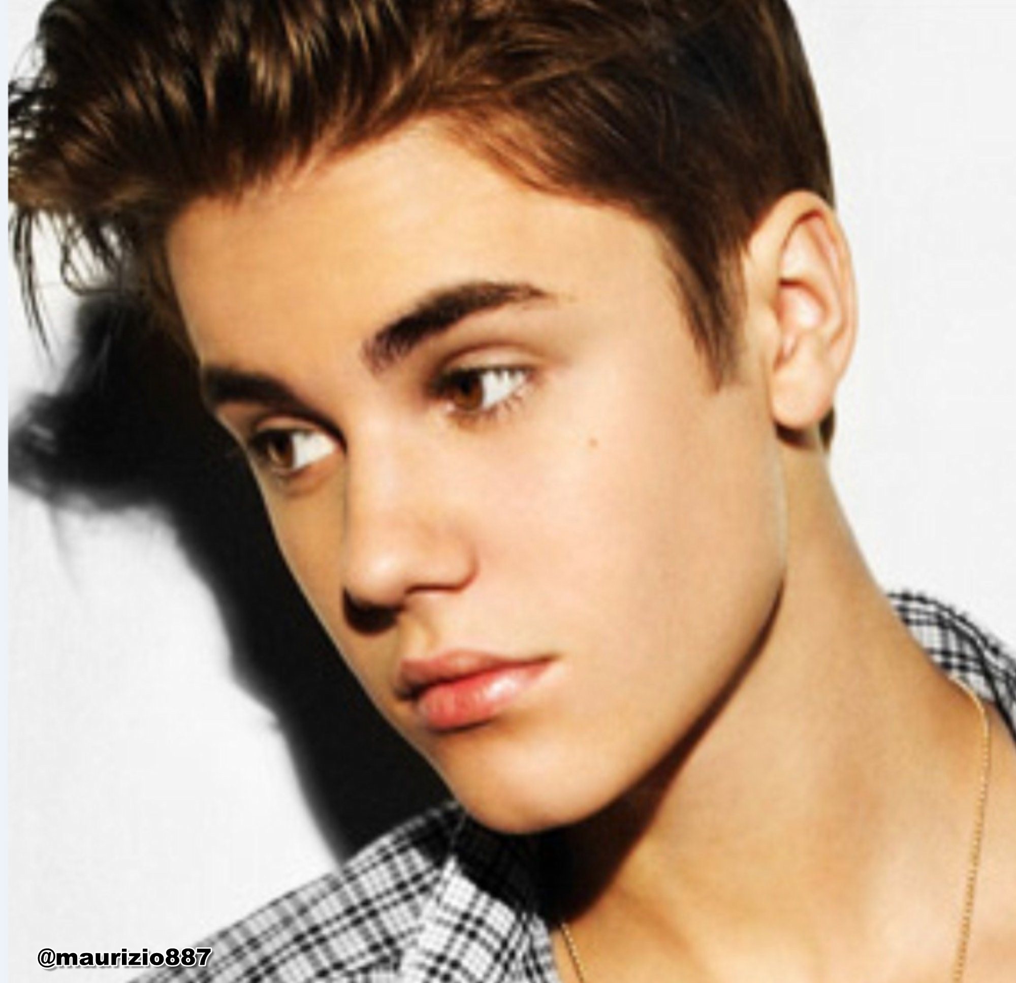 justin-bieber-2012-justin-bieber-32249359-2000